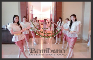 ชุดไทยเพื่อนเจ้าสาว เช่าที่แบมบี้ เวดดิ้ง ห้วยขวาง